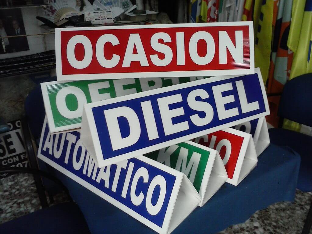 CARTELES CON IMAN PARA AUTOMOCION DE EXPOSICION