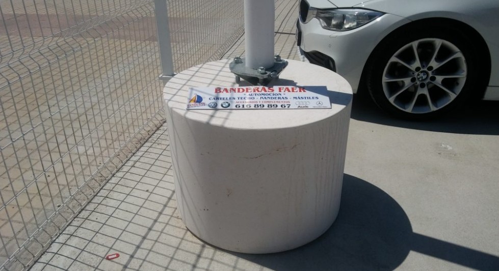 base de cemento para anclaje de mastil 