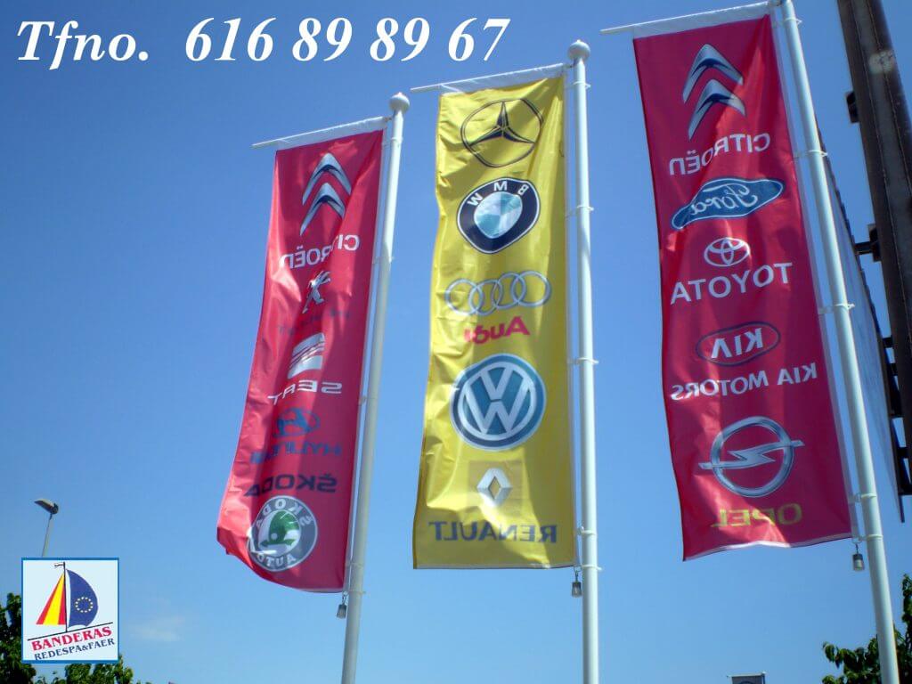 bandera vertical personalizada con vaina superior EN MASTIL